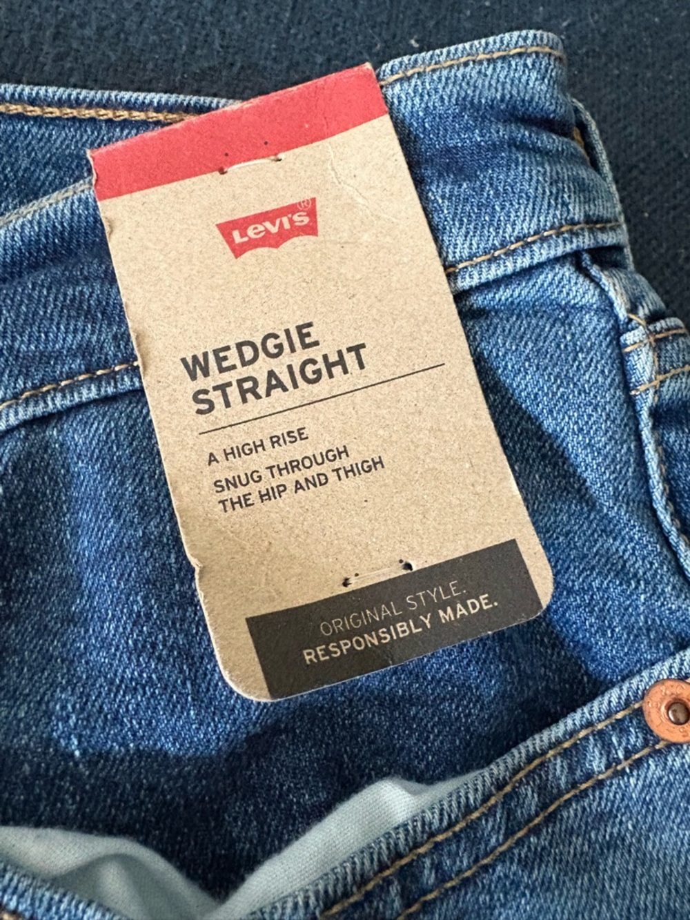 NWT Levi's Wedgie Straight Jeans. Size 16W. - Picture 4 of 5